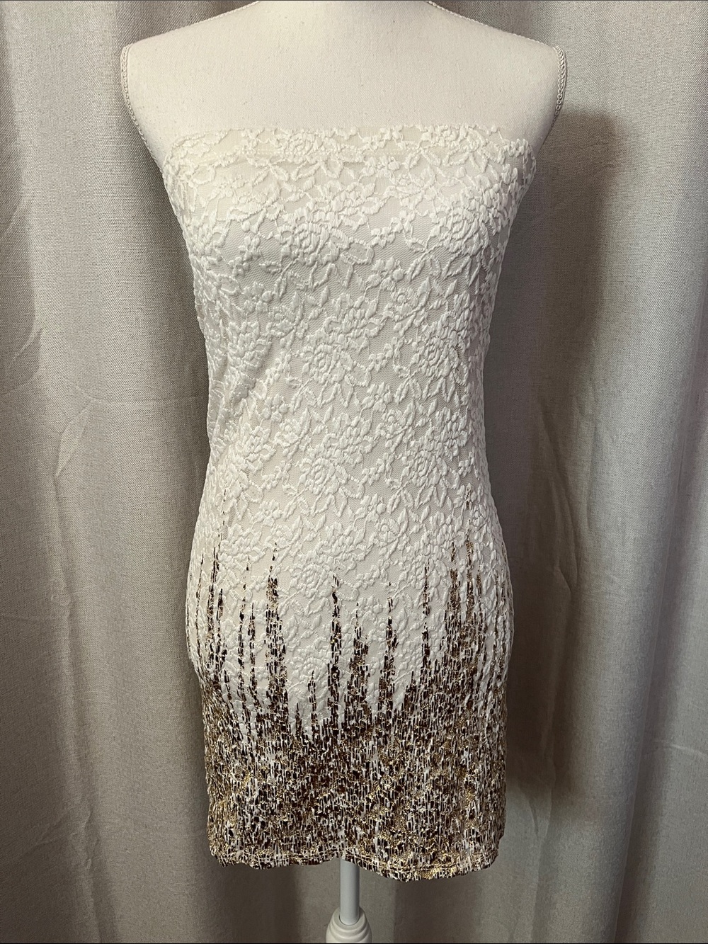 NWOT Joyce Leslie Strapless White Lace Dress/Skirt with Gold Accents
